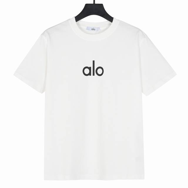 alo Yoga2025春夏新品瑜伽休闲短袖T恤 面料采用300克重双纱精梳棉 定制32支1*1螺纹 成衣两遍水洗处理 面料舒适亲肤无异感 定制定染面料 纺织密