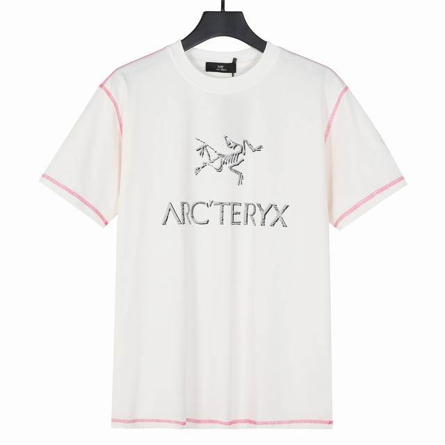 arcteryx始祖鸟哈苏撞色线胸前变色鸟短袖T恤 面料采用280克重精梳棉 定制32支1*1螺纹 成衣两遍水洗处理 面料舒适亲肤无异感 定制定染面料 纺织密度