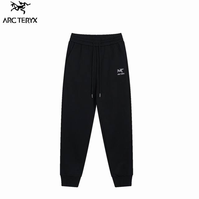 arc'teryx 始祖鸟24Fw 刺绣小标长裤 客供定制的进口毛圈棉材质 进口纯棉拉链装饰嵌布 舒适透气 摸着面料质感肉实 肌里感清晰可见 有净重感 全身极致