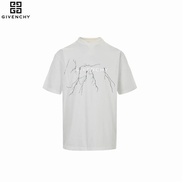 givenchy 纪梵希 24Ss 反光闪电印花短袖 采用50支双股面料 兼顾透气性 刻字模采用反光材料用不同颜色两次进口机压花而成 标志Logo图案 做工复杂