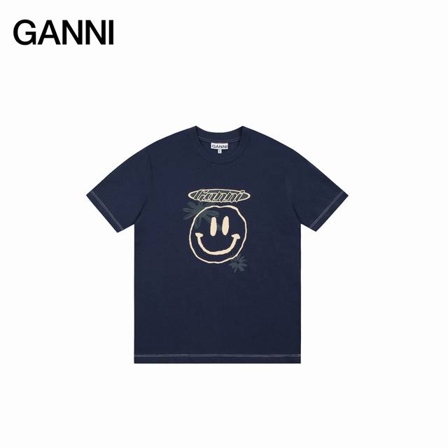 ganni25Ss 笑脸撞色线印花短袖T恤 如果你还不认识来自哥本哈根的Ganni 那真的要告诉你 这个牌子穿过的明星实在是太多了 韩潮顶流加持和她独具特色的笑