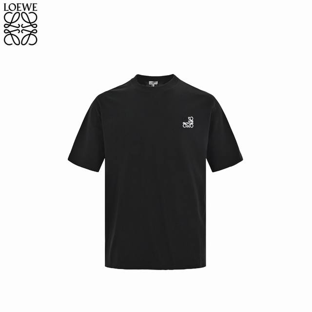 loewe 罗意威 25Ss 双色刺绣Logo短袖 简约清新风格 彰显出高品格的气质 采用230G 32织双纱面料 面料厚实柔软亲肤 松软细腻着身感更舒适透气