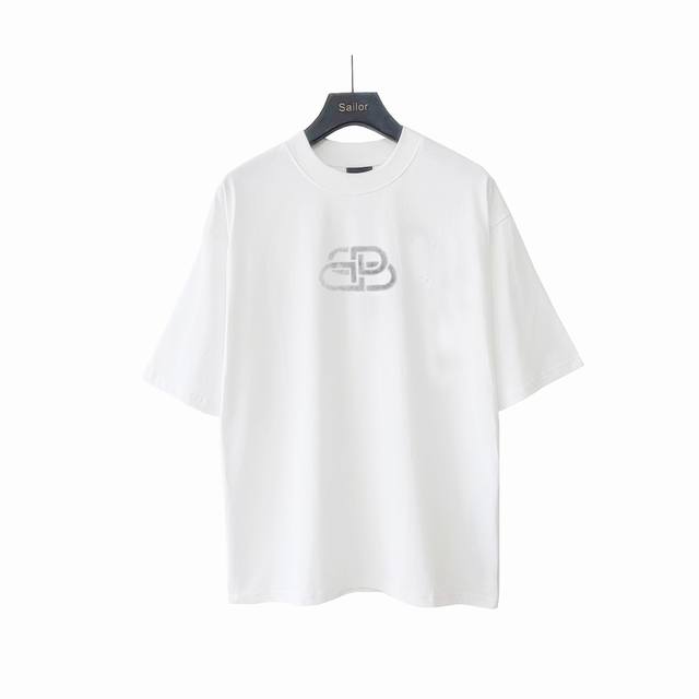 实拍细节图+细节图 balenciaga巴黎世家新款限定字母Logo短袖T恤 背后字母印花 逼格满满 相当吸睛 超高级上身超酥服 作为舒适穿搭的重中之重 百搭耐