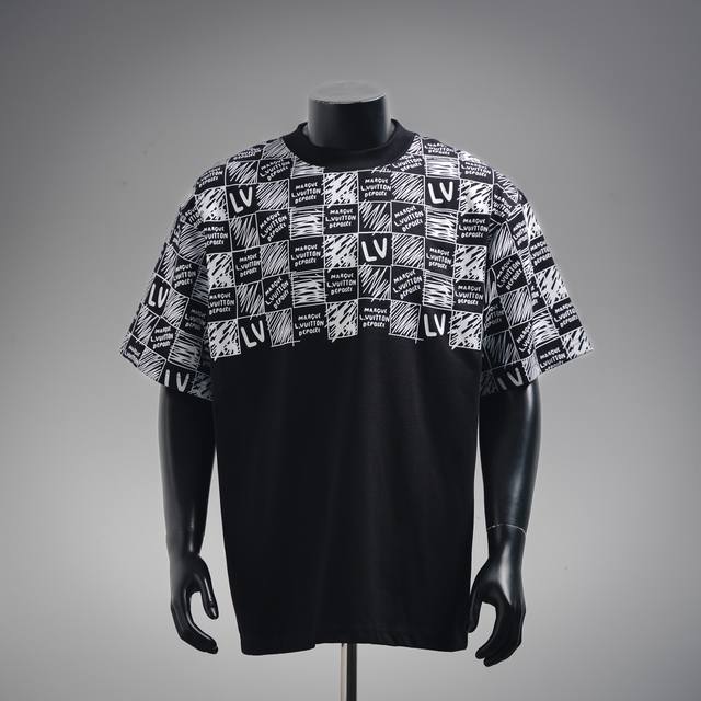 louis Vuitton 路易威登 2025Ss渐变棋盘短袖T恤 定制专属纯棉面料 定制原版工艺螺纹 胸前重工字母Logo工艺设计整体给人浑然天成的感觉极致的