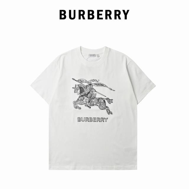 burberry 巴宝莉 骑士战马刺绣短袖 面料采用240克双纱纯棉面料+2X2配套螺纹 订染颜色后整蚀毛处理 对照原版做丝滑超柔处理 布面肌理股线清晰明显 垂