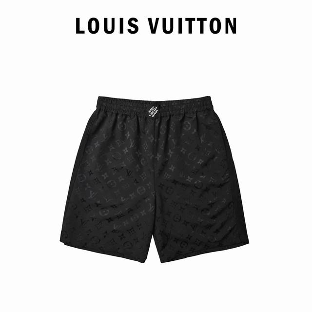 louis Vuitton 路易威登 提花桑蚕丝套装短裤 经典Monogram图案铺满衣身 独特的暗纹设计超有质感 低调奢华又不失个性 走到哪都是焦点 黑色的底