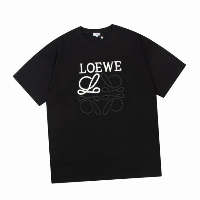 罗意威 Loewe 夏季新款 撞色刺绣字母Logo圆领短袖T恤 100%纯棉260G面料 舒适温柔地包裹你的身体 胸前撞色系Logo采用法式立体绣设计 一眼就能