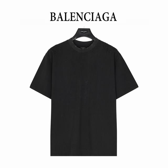 balenciga 巴黎世家 后背梵文字母龟裂印花做旧磨破短袖T恤 采用后背破洞锋线 标准的印花技术 纯棉柔软面料 对色定染面料 超精细平网印花工艺 潮流感十足