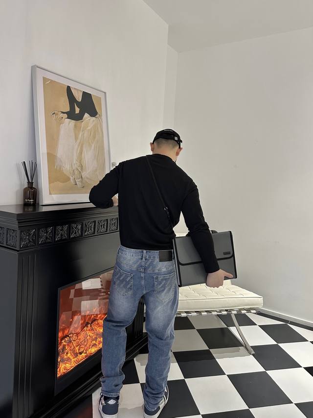 实拍细节图+尺码表 巴黎世家Balenciaga 经典字母满印Logo仔长裤 最新品 专柜同步有售 原单狠货 水洗休闲牛仔裤 进口原版水洗弹力面料 舒适有弹性