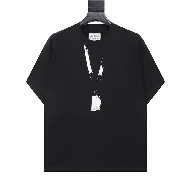 高版本Maisonmargiela 马吉拉 通行证印花短袖 男女同款 满满的高级感 性价比超高 手感超级柔软 细腻 柔软和不起球且不变形 G纯棉品质 后领标志对
