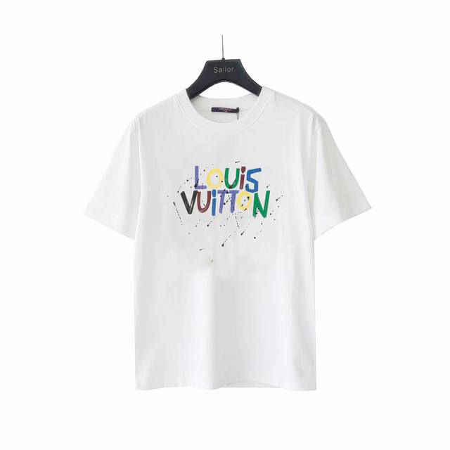 实拍细节图+尺码表 louis Vuitton 路易威登彩虹字母印花短袖T恤 标识精致升级 灵感源自八十年代复古原版面料 官方同款 短袖T恤定制240 克同缸染