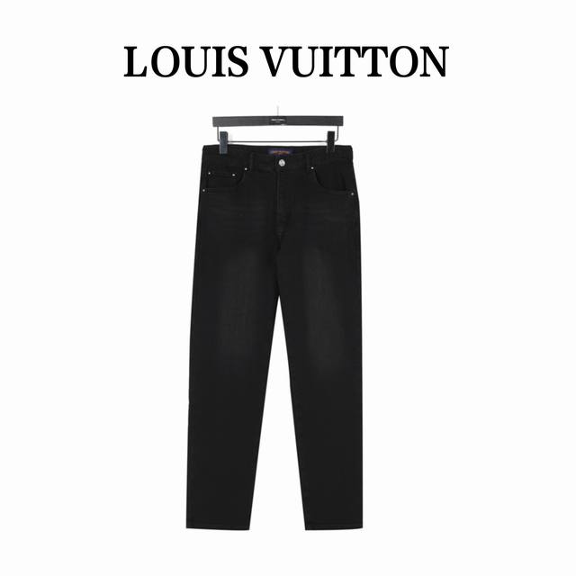 louisvuitton 路易威登 后袋西部牛仔长裤 今年为止做的最牛逼的牛仔裤 重度水洗工艺 暗藏玄机的细节非常多 这次主推的裤子无论是版型还是上身都太完美