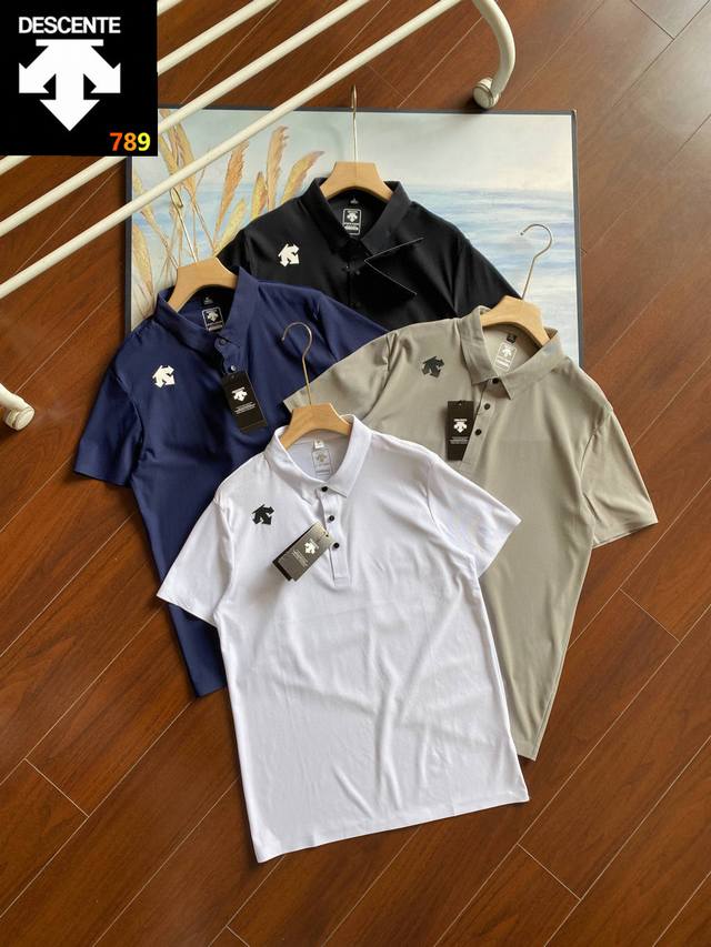 2025Descentegolf迪桑特短袖polo衫 春夏新品. 这是一款修身防晒短袖polo衫 使用经典确诊针纺梭面料制成的短袖polo衫 面料轻质挺括 平整
