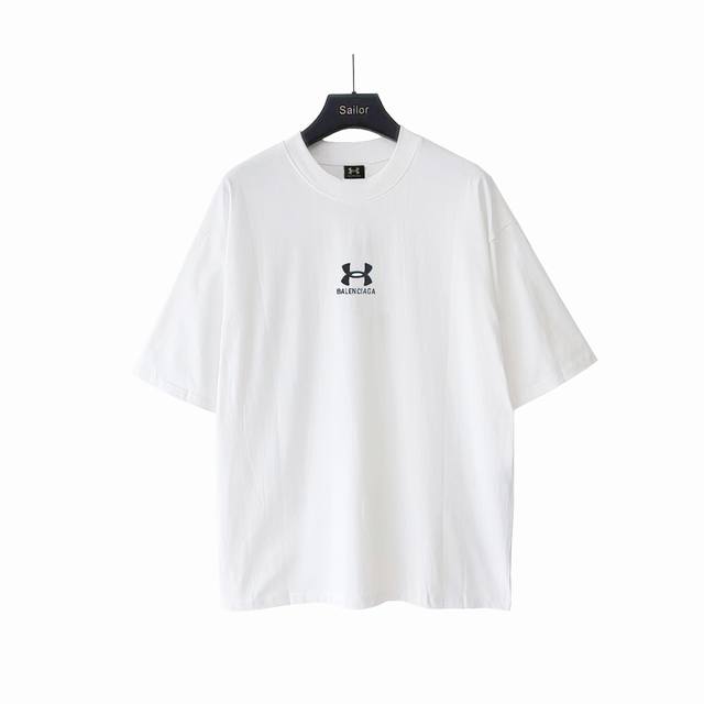 实拍细节图+细节图 巴黎世家Balenciag 安德玛联名短袖 刺绣区分 田岛的机器就是牛 大货处理完成再送去工艺厂做渐变处理 有在还原正品细节真的是用尽心机