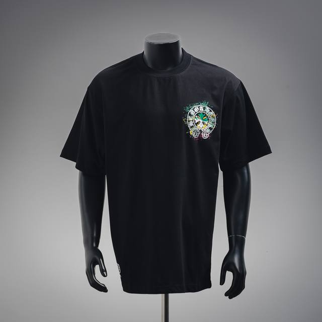 chrome Hearts 克罗心Ch 喷绘印花短袖T恤 面料采用 克重精梳棉 定制32支1*1螺纹 成衣两遍水洗处理 面料舒适亲肤无异感 定制定染面料 纺织密