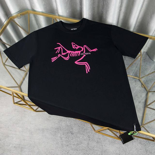 Ayc Teryx 始祖鸟] 2025Fw短袖T恤 前面小鸟字母Logo高级印花 高端32S双纱280克面料 重磅面料 定制拉架罗纹同缸同染 三标齐全 男女同款