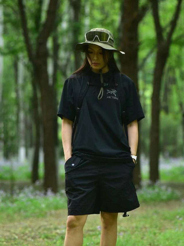 Ayc'teryx 始祖鸟新款经典大鸟Logo短袖T恤 男女休闲小鸟字母拉浆印花高端面料 重磅面料 男女同款 颜色 黑色 白色 尺码 S 3Xl