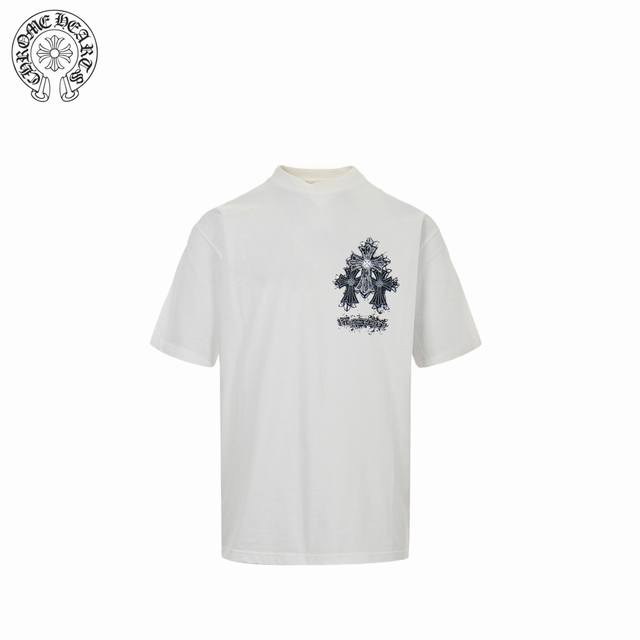 chrome Hearts 克罗心 28Ss 做旧贴布十字架短袖 面料采用26支精棉双纱230克 经过高温预缩处理克重高达260克 触感细腻柔软 质地透气 配套