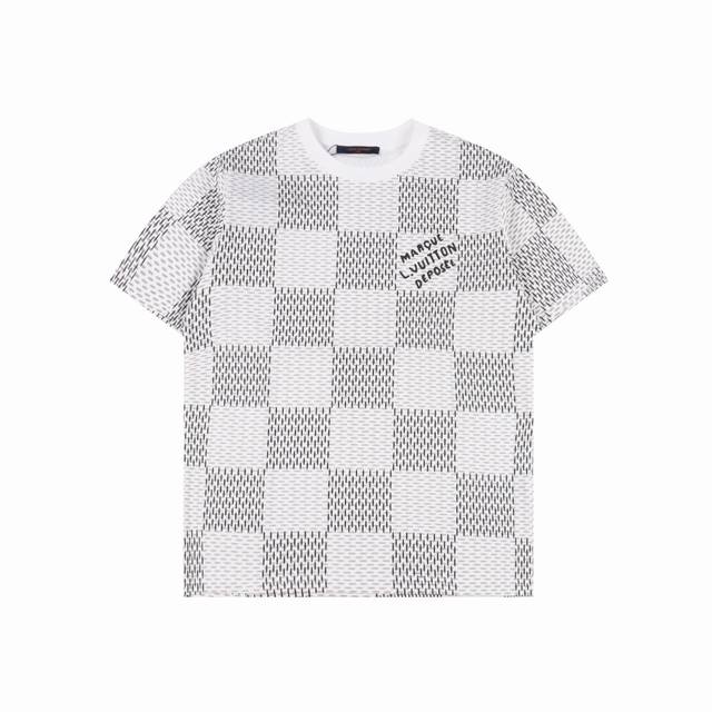 louis Vuitton 路易威登 经典棋盘格印花短袖 采用16S麻棉克重230G 搭配32S双纱1 1螺纹 面料螺纹同缸定染 做足爽滑工艺使面料手感柔软舒适