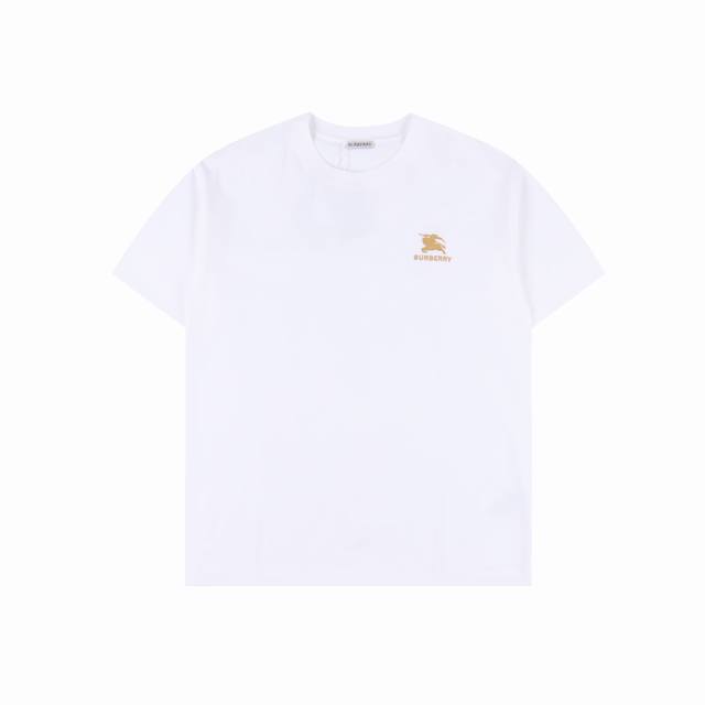 burberry 巴宝莉 25Ss 胸口金标战马刺绣短袖 面料采用纯棉精梳棉面料 采用胸前金标战马刺绣 上身效果宽松休闲 百搭款 三标齐全 男女同款 size: