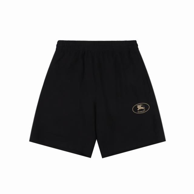 burberry巴宝莉Bbr 圆标骑士马术徽章短裤 采用棉为基底编织而成的单面鱼鳞布面料 正面为平滑的针织面 触肤面通过针织机的浮线编织技术形成立体的毛圈 增加