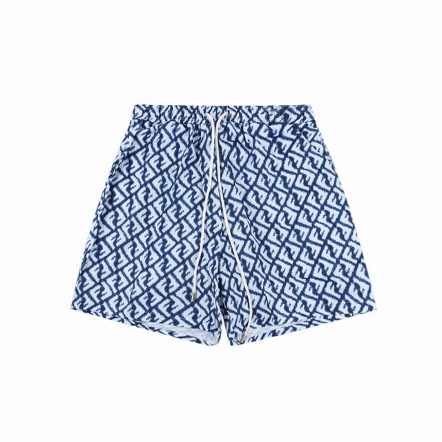 fendi 芬迪 24Ss Ff满印短裤 进口高支高密的全棉梭织面料 通体老花图案元素 采用德国原装进口数码直喷机械设备 全件满印印后再做渗透工艺 特用红外线定