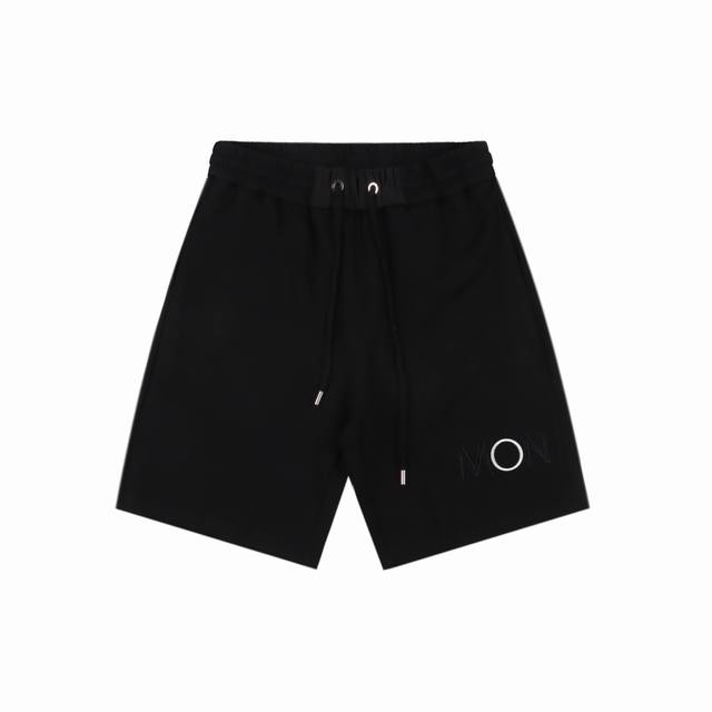 moncler 蒙口 25Ss 侧边字母Logo及后口袋徽章刺绣短裤 采用重磅透气层面料 定织定染 高克重混纺科技面料 松紧弹力腰部抽绳 侧边插手袋 裤侧立体刺
