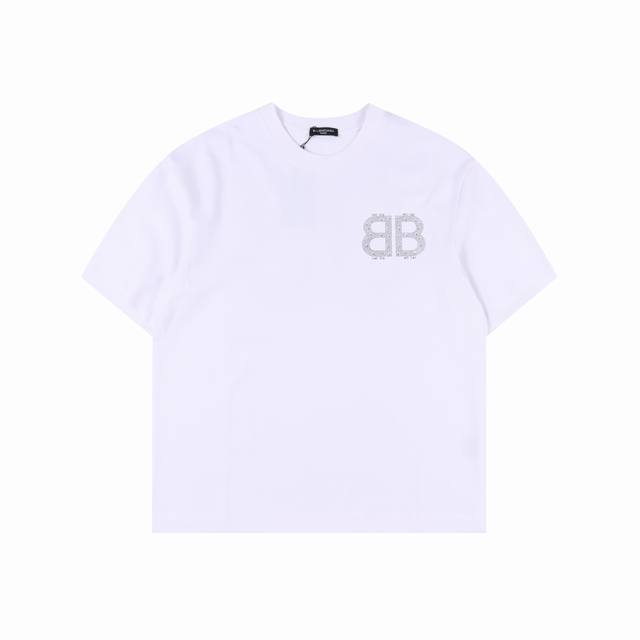 balenciaga 巴黎世家 24Ss 烫钻双B短袖 印花 印花材料采用安全环保无毒婴儿认证的发泡材料 印花轮廓清晰干净 有康丽机器出来的质感 如果衣服要清洗