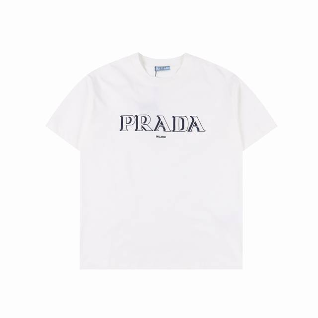 prada 普拉达 25Ss 3D重影字母刺绣短袖T恤 经典胸前3D重影字母Logo泼墨立体刺绣 260G棉质布料40支双纱面料 无蚀尘毛艺工处布理面 纺织密度