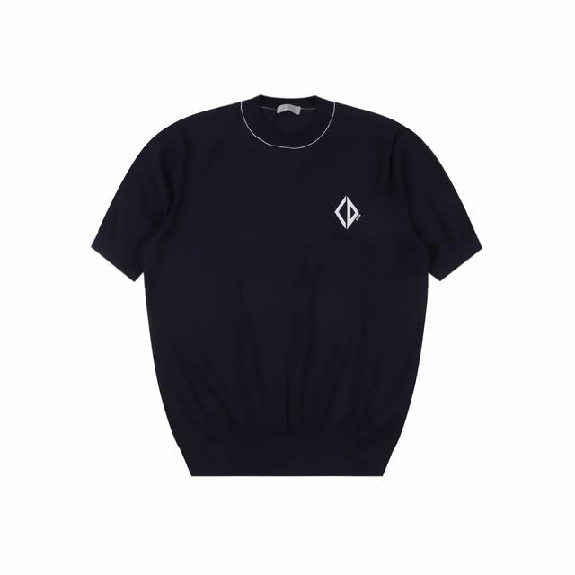 dior迪奥Cd Diamond 菱格刺绣针织短袖T恤 定织定染丝韵臻柔针织料 采用进口机刺绣工艺 使用先进的计算机控制系统和精密的机械部件 实现Dior Di