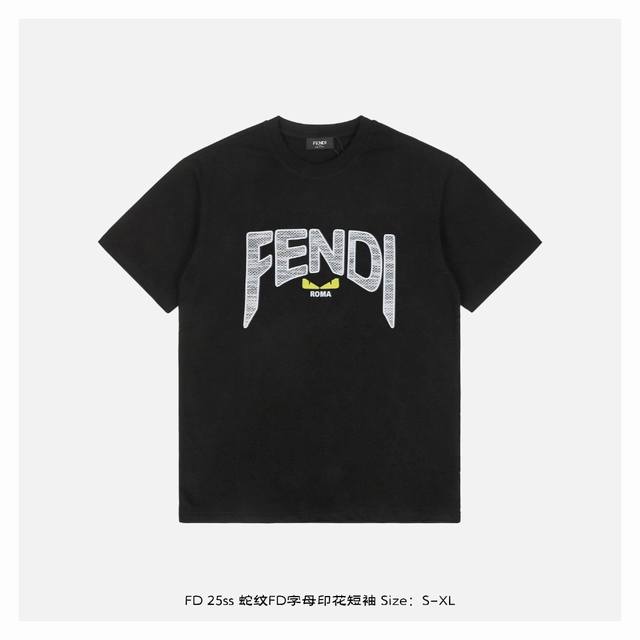fendi 芬迪 25Ss 蛇纹Fd字母印花短袖 面料采用230克重精梳棉 定制32支1*1螺纹 成衣两遍水洗处理 面料舒适亲肤无异感 定制定染面料 纺织密度高