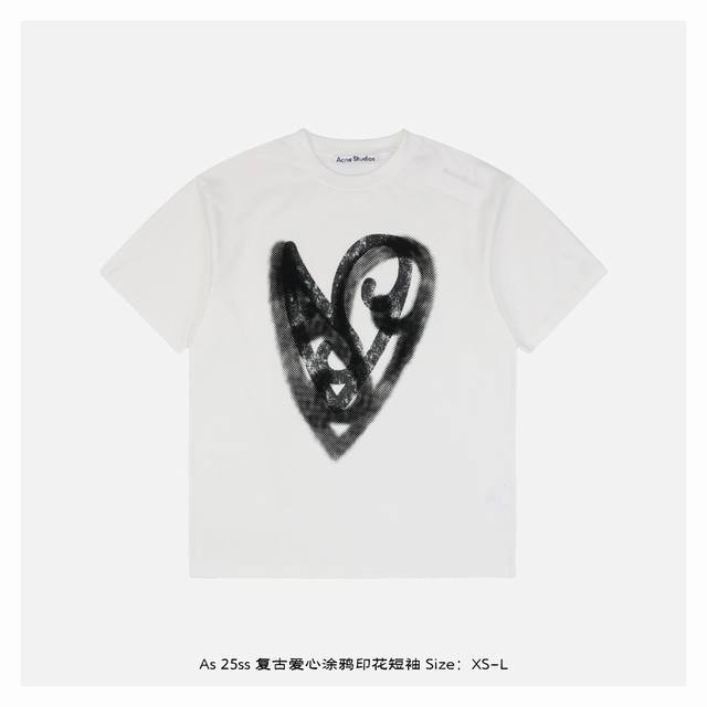 acne Studios 25Ss 复古爱心涂鸦印花短袖 面料采用 克重精梳棉 定制32支1*1螺纹 成衣两遍水洗处理 面料舒适亲肤无异感 定制定染面料 纺织密