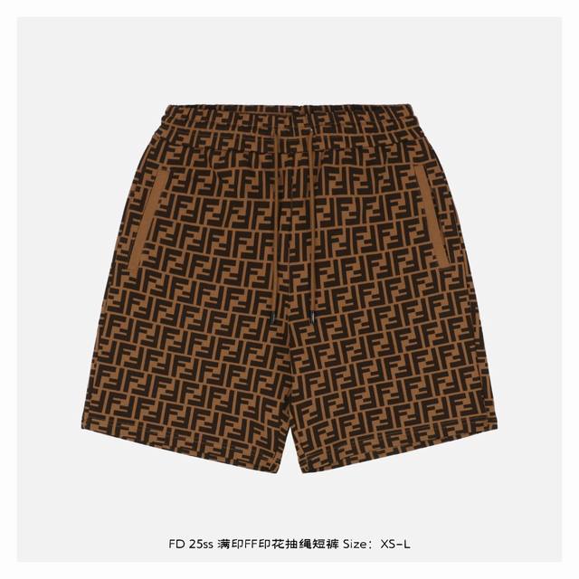 fendi 芬迪 25Ss 满印Ff印花抽绳短裤 灵感源自八十年代复古 采用定制面料制作而成 官方同款 面料经过同缸染色工艺处理 手感舒适柔软 既时尚又具有个性
