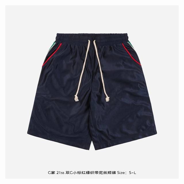 gucci 古驰 21Ss 双G小标红绿织带尼丝短裤 定制尼丝纺起皱面料 舒适度极好 新Logo贴片开模定做 灵感源自八十年代复古 定制面料 官方同款 同缸染面