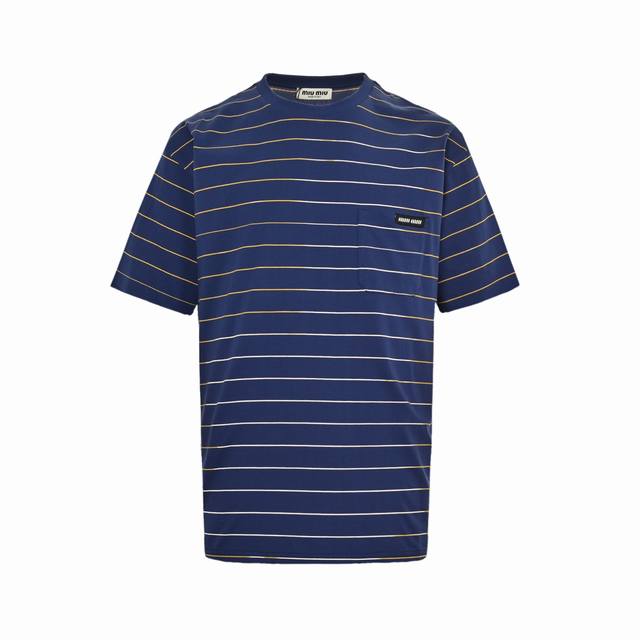 miu Miu 缪缪 25Ss 口袋Logo条纹短袖 原版采用定制丝棉打造 以间色条纹图案织就 立体裁剪 手工红外线画线贴袋 面料都经过浇洗 手感质感更佳 不易