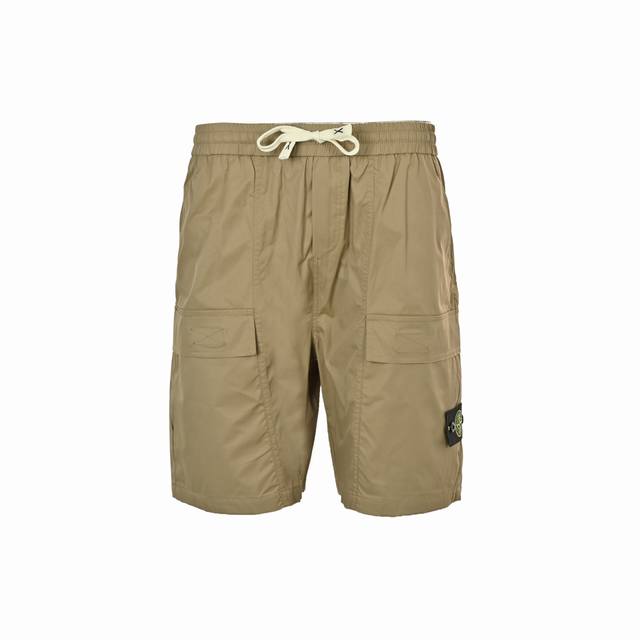 stone Island 石头岛 多口袋工装短裤 高性价比款 优选高支数聚酯格纹布 丝毫不影响透气 格纹布更耐磨防撕裂宽松的工装风格 松紧腰斜插口袋 容量大 还