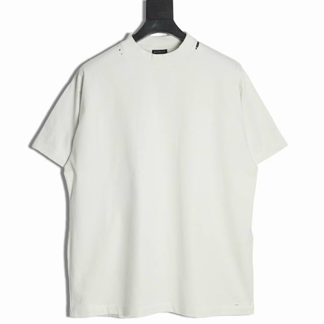 balenciaga 巴黎世家 25Ss 红色美纹纸字母胶带短袖T恤 原版专柜6.4K购入 全新胶带元素25年新设计 中号版型正面没有印花字母 背面经典胶带元素