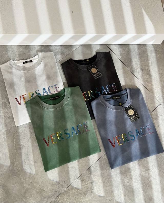 Versa*E 范*哲2025春夏新款男女同款情侣做旧短袖T恤 潮流轻奢新品登场 原单复刻产物 高端品质 市场最高版本 米兰时装设计师款 先睹为快 独家现货发售