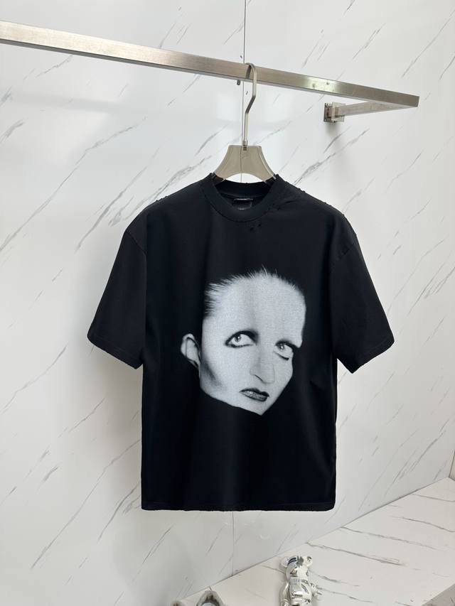 真正对版尤物 渠道货 Balenci短袖T恤 男女同款 情侣款 Oversize版型 宽松 最高版本 进口康利机数码直喷印花 1:1 区别市场人脸不清晰等 各种