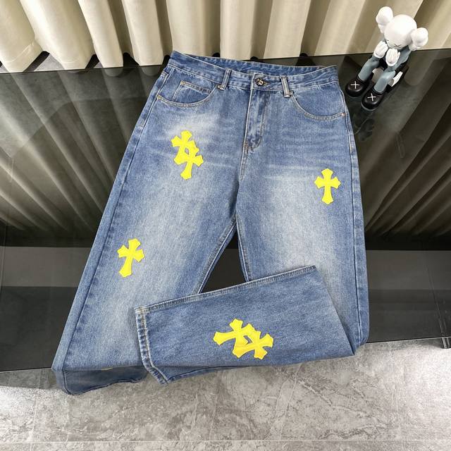 chroe Hets Ch克罗心贴皮黄色皮标牛仔裤 定制金属扣 裤腿水洗做旧撕边天花板级牛仔裤 关于藏银这是一个绝顶奢华的时尚品牌也可以被称之为高街的贵族 一直