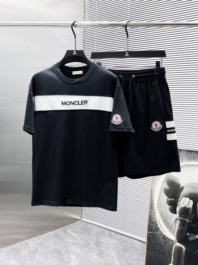蒙口 Moncler 2025Ss春夏新款 休闲 短袖 短裤裤 套装 高端版本 专柜定制面料 透气舒适度高 细节无可挑剔 品牌元素设计理念 体现高品质 手感细腻