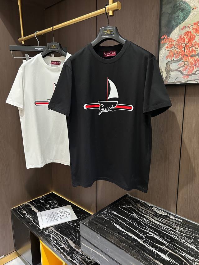 gu2025 春夏新款短袖 整体上色泽较鲜明和光亮 手感顺滑揉软 悬垂感特强 质地自然柔软 贴身超级舒服 悬垂感特强 t恤日常穿搭很自在很实用 超级的有韧性比起