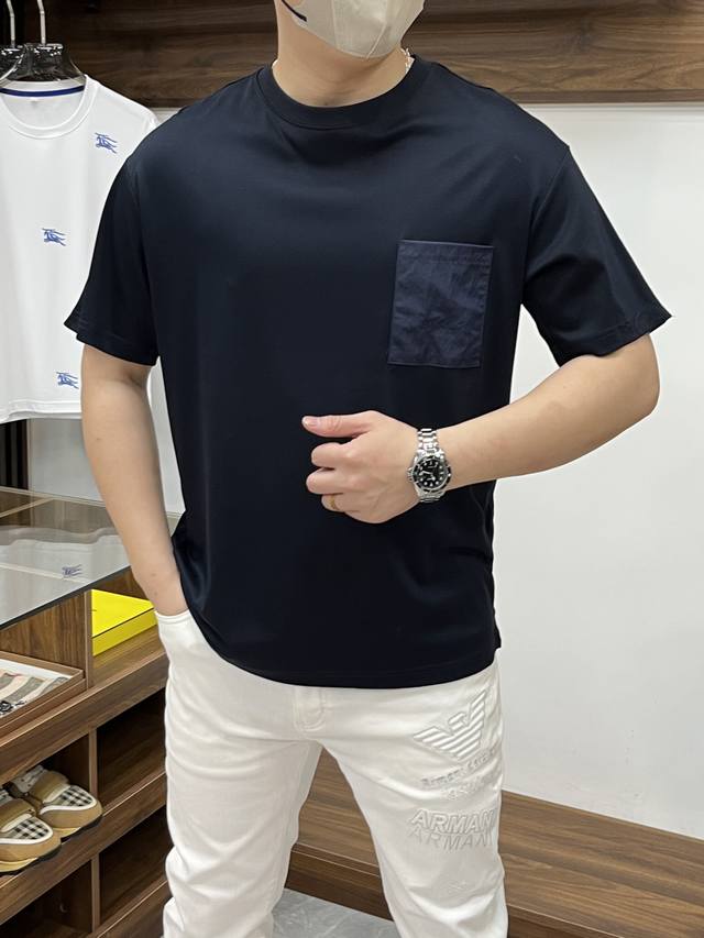 Burberry 巴宝莉-2540Ss夏季新款 时尚大爆款圆领T恤 休闲时尚外穿 内搭必备款 舒适好看上身可见 定制进口高端丝光面料 手感细腻丝滑有质感 上身舒