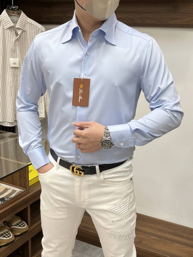 Lp- 2540Ss专柜时尚大爆款衬衫 休闲时尚外穿 内搭必备款 舒适好看上身可见 定制进口高端丝光面料 面料手感细腻 贴身舒适不扎肉 穿着时尚有型专柜标志设计