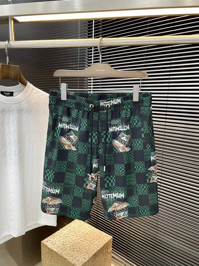 Versace- 范思哲 2025春夏季新款 最新休闲短裤 原版裤型上身休闲百搭 随性慵懒范 高级定制进口聚脂纤维面料 订制数码印花工艺 舒适感爆棚 高端大气