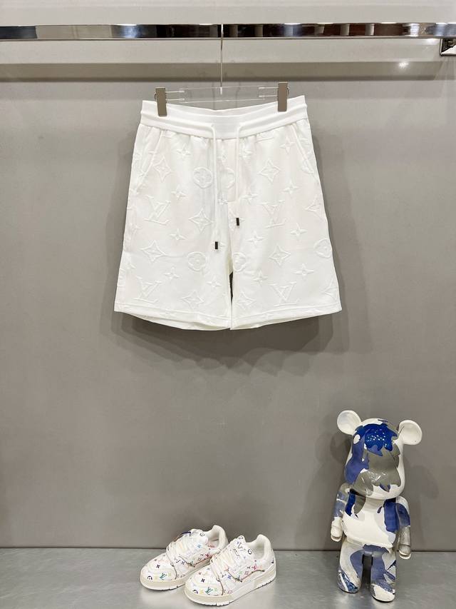 louisvuitton 路易威登 提花面料短裤 标志品牌字母Logo四叶草满印提花标识 官方同步 高版本 高品质 时尚个性 百搭潮流 纯原品质 原版面料 吊牌