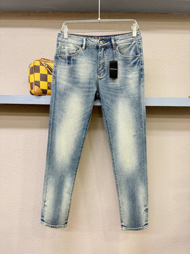 Armani 阿玛尼 原单牛仔裤 2025新品 原版牛仔裤 原版重工打造 品牌经典Logo设计 三标齐全 原版五金辅料 专柜定制牛仔面料 完全对版专柜 欢迎专柜