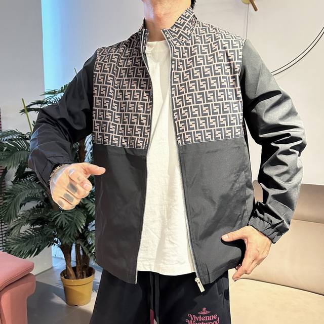 芬迪 顶级版本 2025早春新款夹克外套 原版1:1订制五金配件全进口原版定制 欢迎专柜对比 超柔软 超级重工 面料做工杠杠的版型完美 注意面料超舒服 独家款