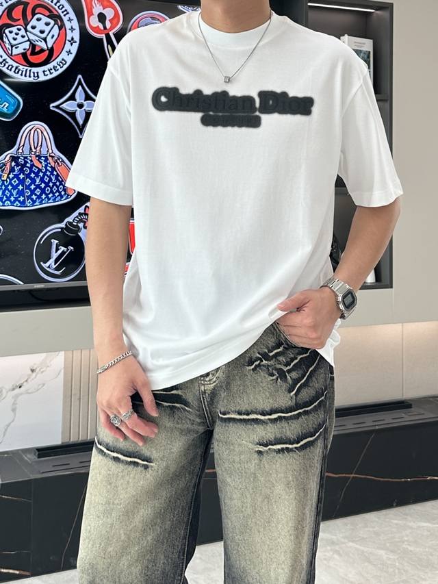 dior 官网同款 官网同款 官网同款 重磅推荐 2025Ss夏装新品 专柜在售 最新系列图案Logo短袖T恤 必须人手一件的节奏 进口顶极精梳棉面料 极为亲肤