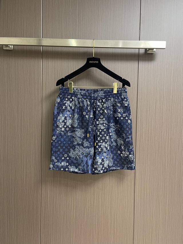 整套 lv 2025Ss扎染挂毯图案夏威夷牛仔短袖衬衫短裤套装 男女日常通勤穿搭必备单品 98 棉 2 弹力纤维牛仔面料 染工艺 激光烧花工艺 定位裁剪 水洗做